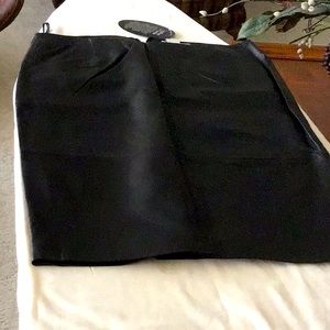 Leather lined skirt, slit in the back, NWT